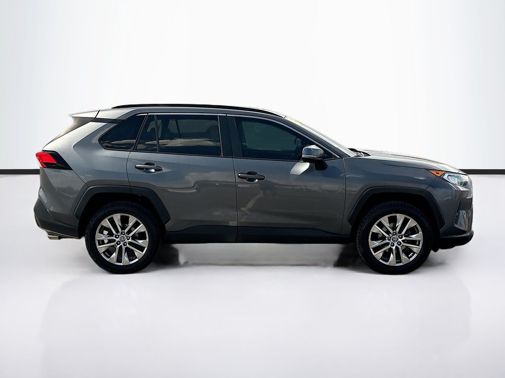Thumbnail: 2021 Toyota RAV4 - 4