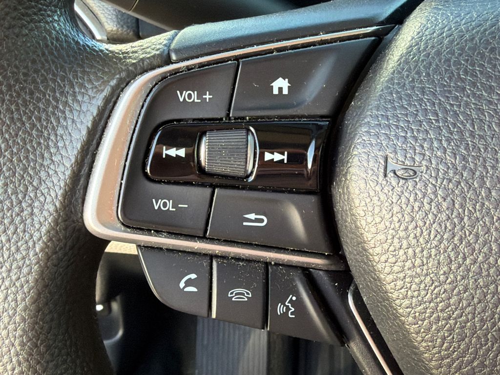 Used 2022 White Honda LX image 19