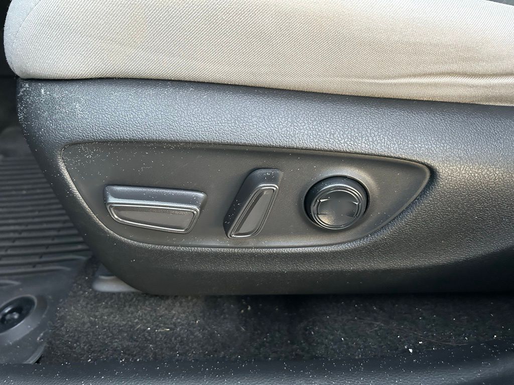 Thumbnail: 2024 Toyota RAV4 - 16