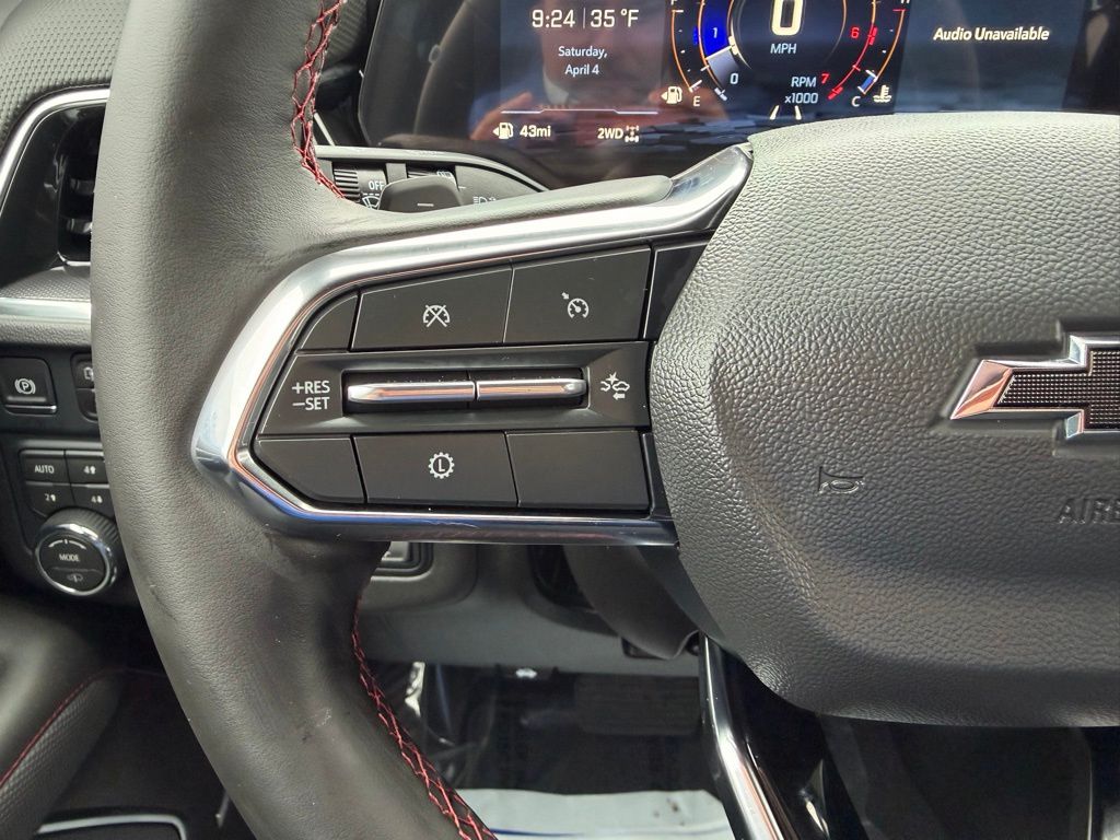 View vehicle photo 5