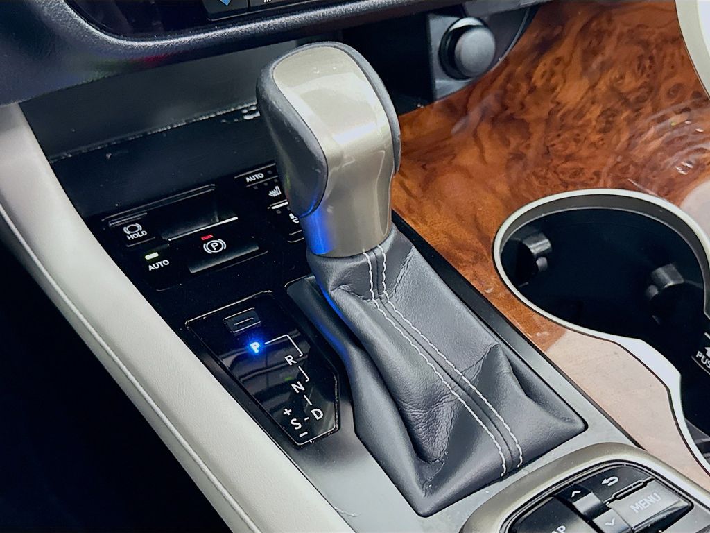 Thumbnail: 2018 Lexus RX - 17