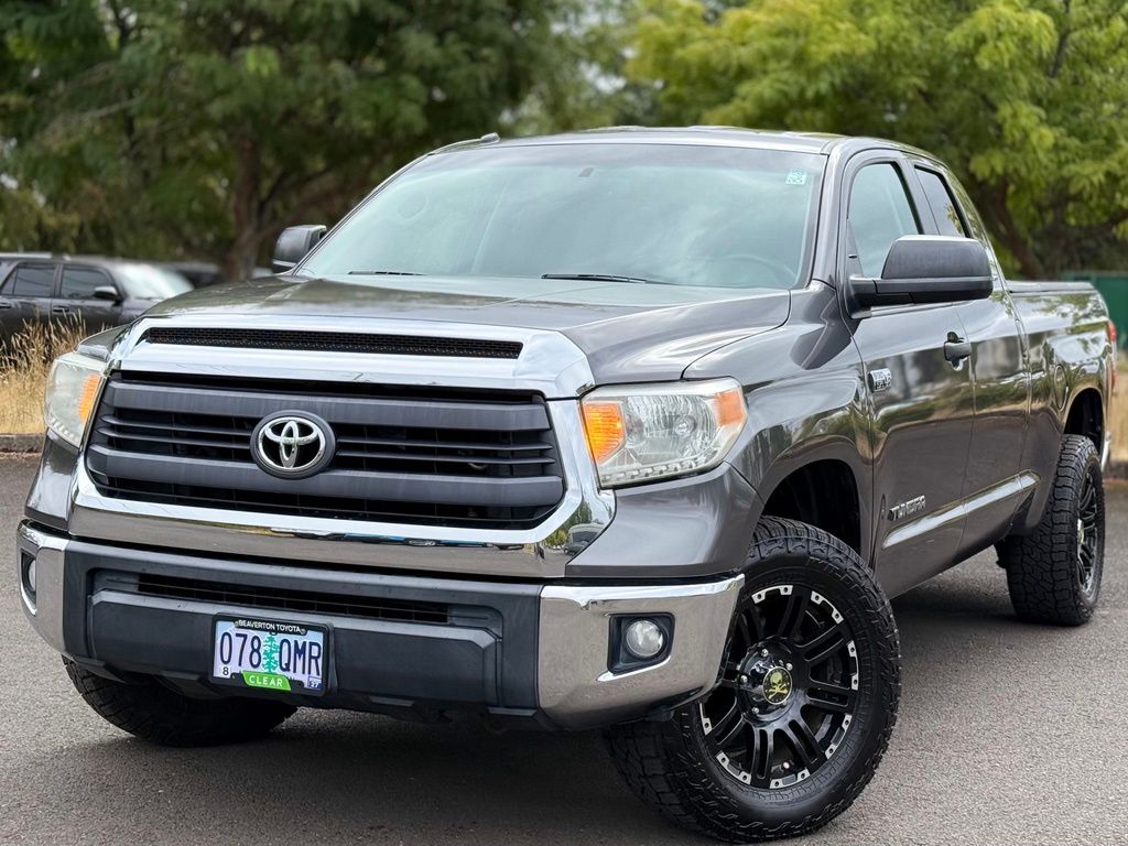 Magnetic Gray Metallic 2015 Toyota Tundra Pickup Truck 4X2 6-Speed Automatic Overdrive