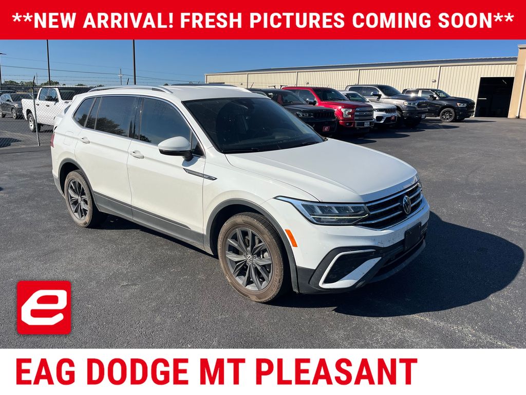 Pure White 2024 Volkswagen Tiguan SUV / Crossover Front-Wheel Drive 8-Speed Automatic