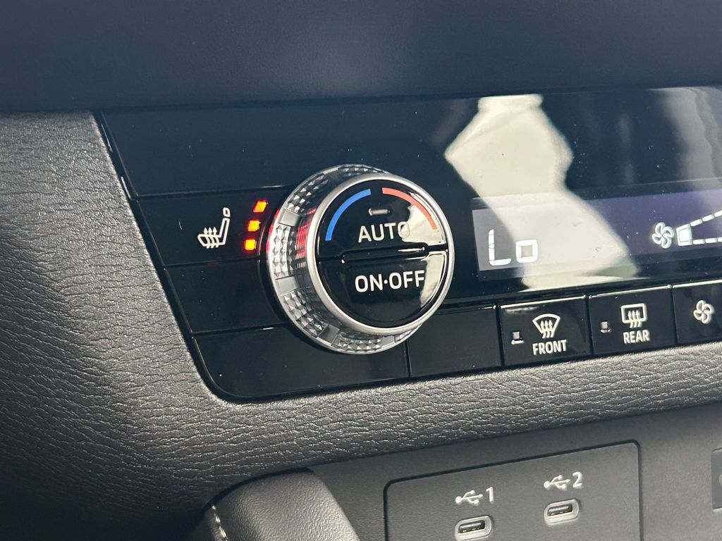 New 2026 Gray Mitsubishi SE image 28