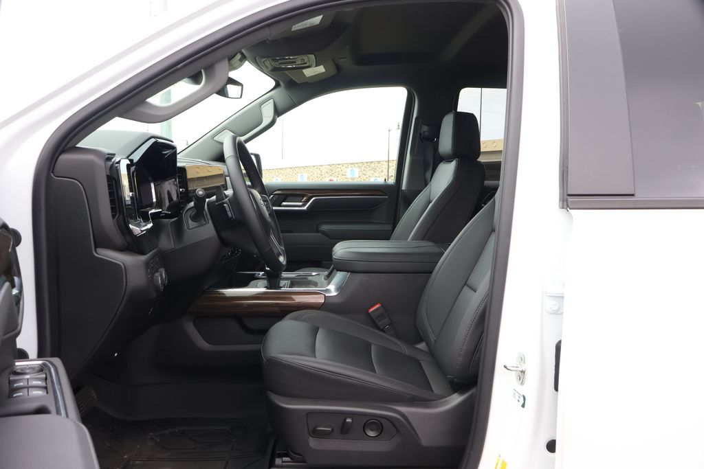 2025 Chevrolet Silverado 1500 RST 17