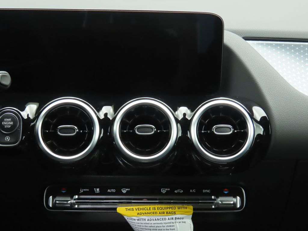 Thumbnail: 2025 Mercedes-Benz GLA - 15