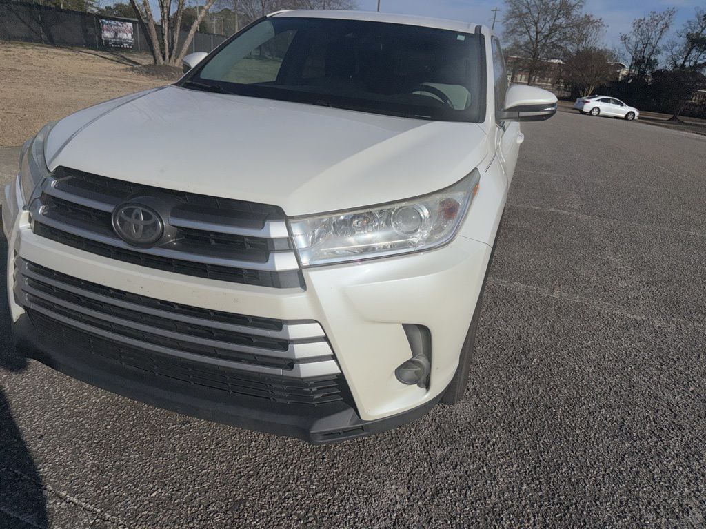 2019 Toyota Highlander LE FWD