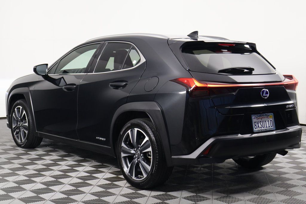Thumbnail: 2021 Lexus UX - 6