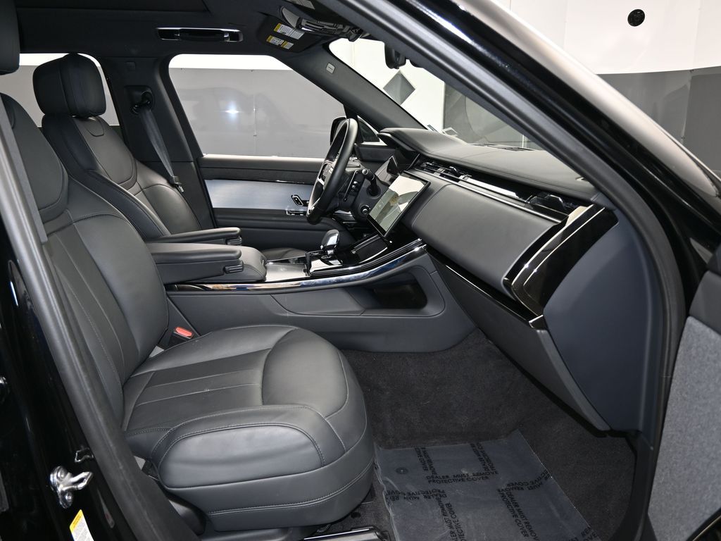Used 2024 Black Land Rover Dynamic SE image 45