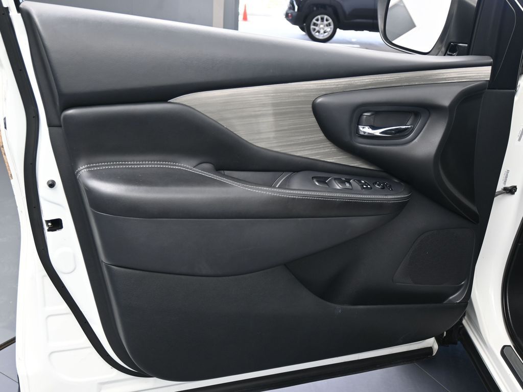 Used 2018 Pearl White Nissan S image 24