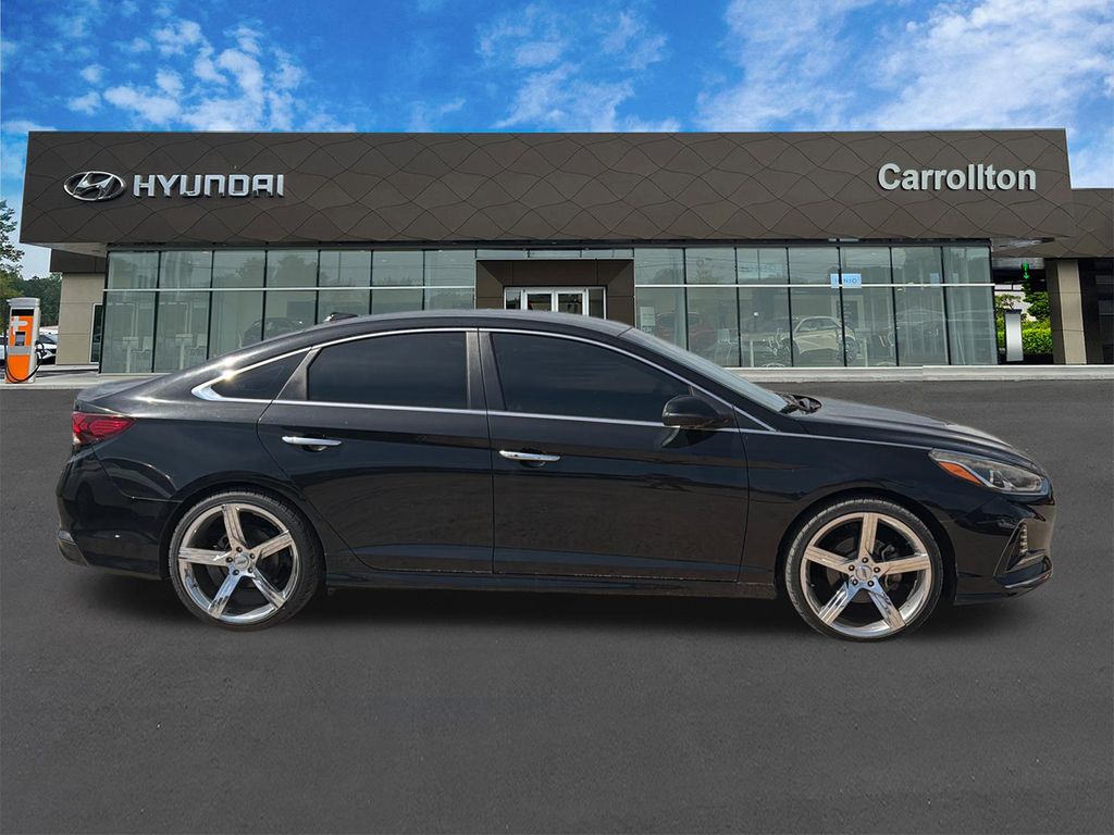 Used 2018 Black Hyundai SEL image 4