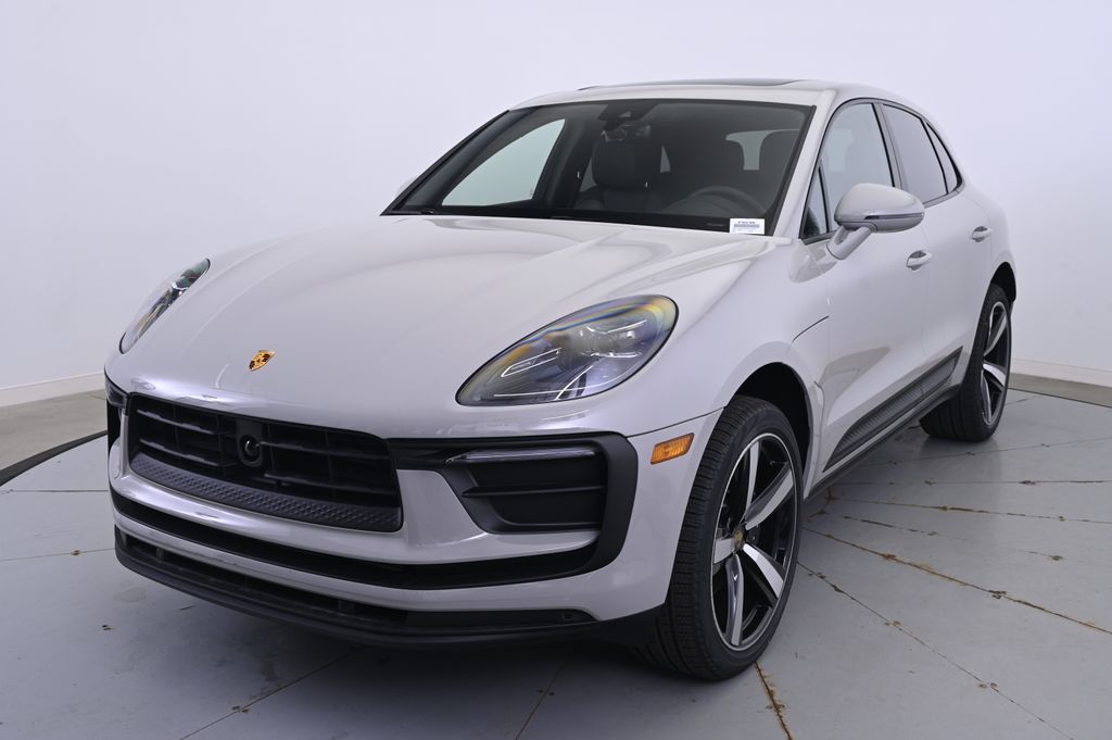 Thumbnail: 2025 Porsche Macan - 1
