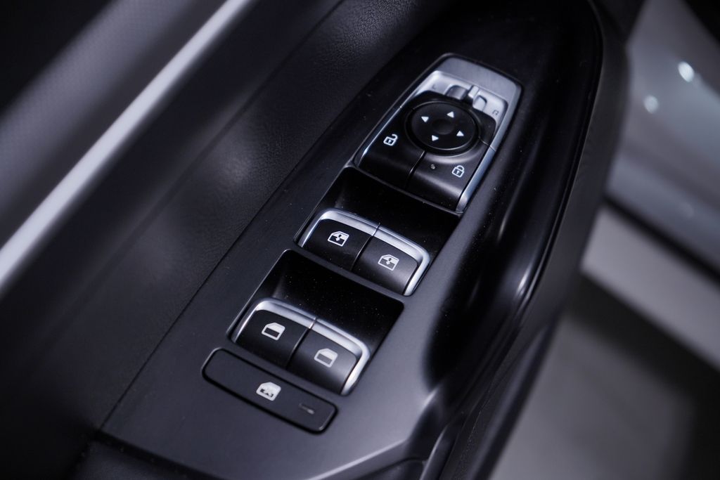 Thumbnail: 2021 Kia K5 - 17