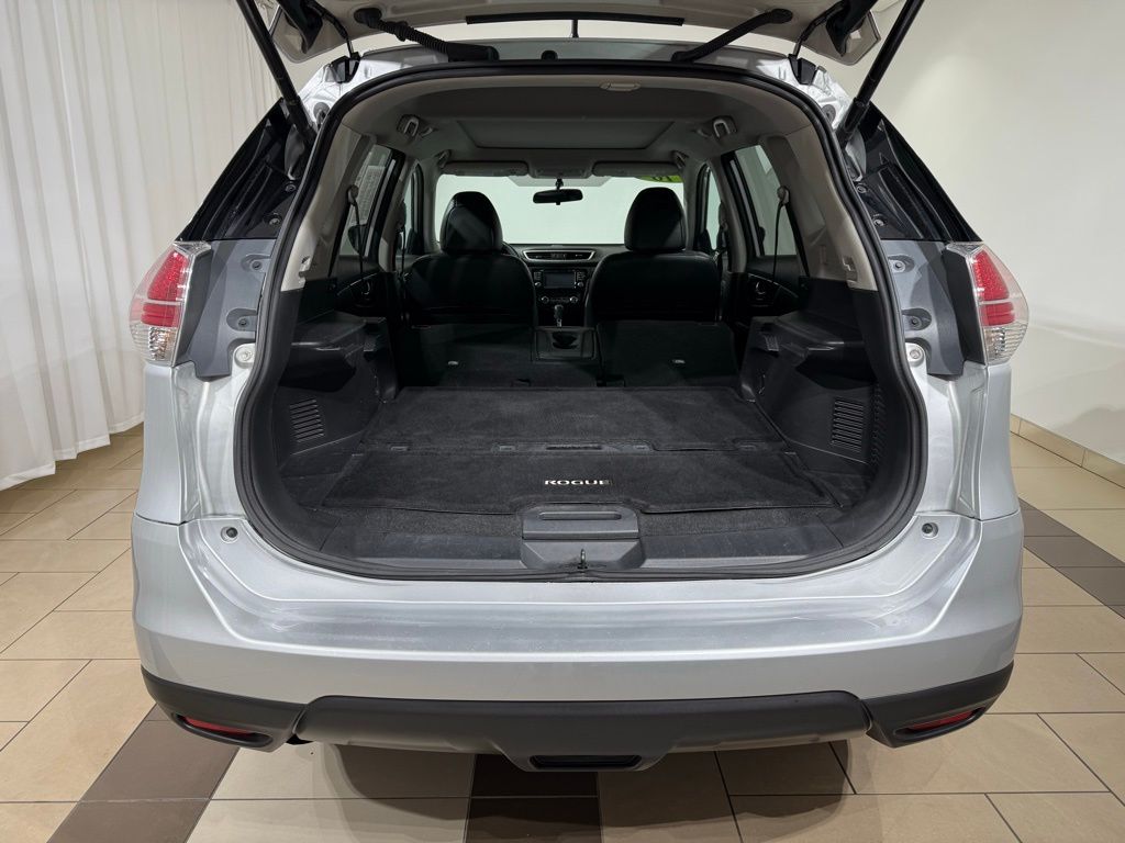 2016 Nissan Rogue SL 12