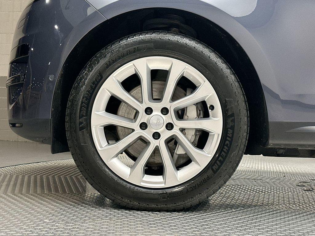 Thumbnail: 2024 Land Rover Range Rover Sport - 17