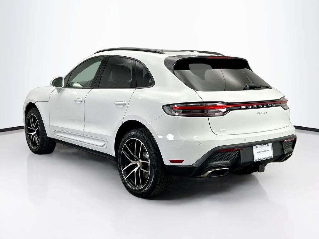 Thumbnail: 2026 Porsche Macan - 3