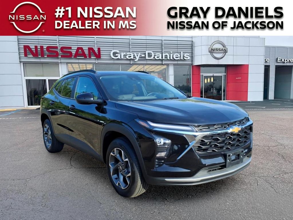 2025 Chevrolet Trax LT's photo