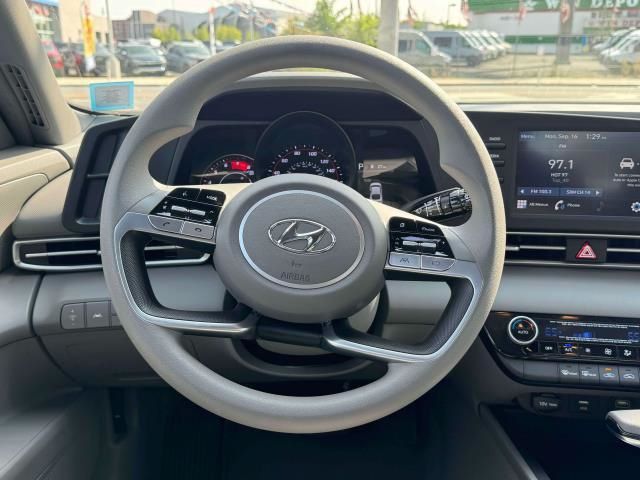 2021 Hyundai Elantra SEL 18