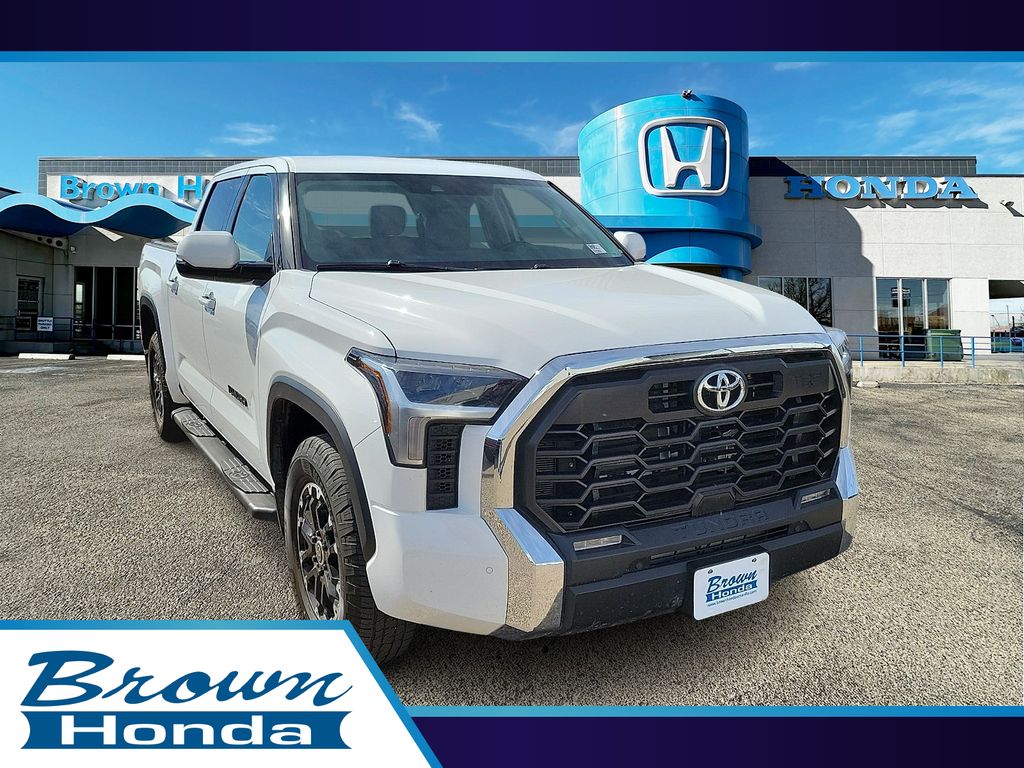 2022 Toyota Tundra SR5 CrewMax Cab RWD