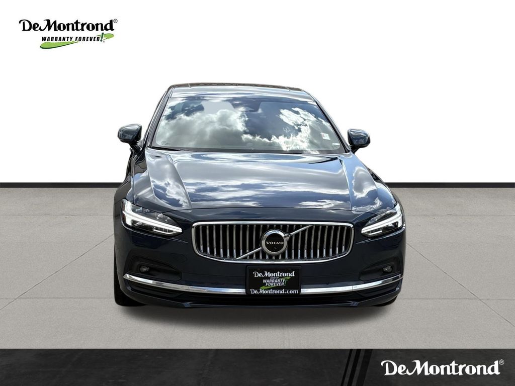 Used 2023 Denim Blue Metallic Volvo Ultimate image 2