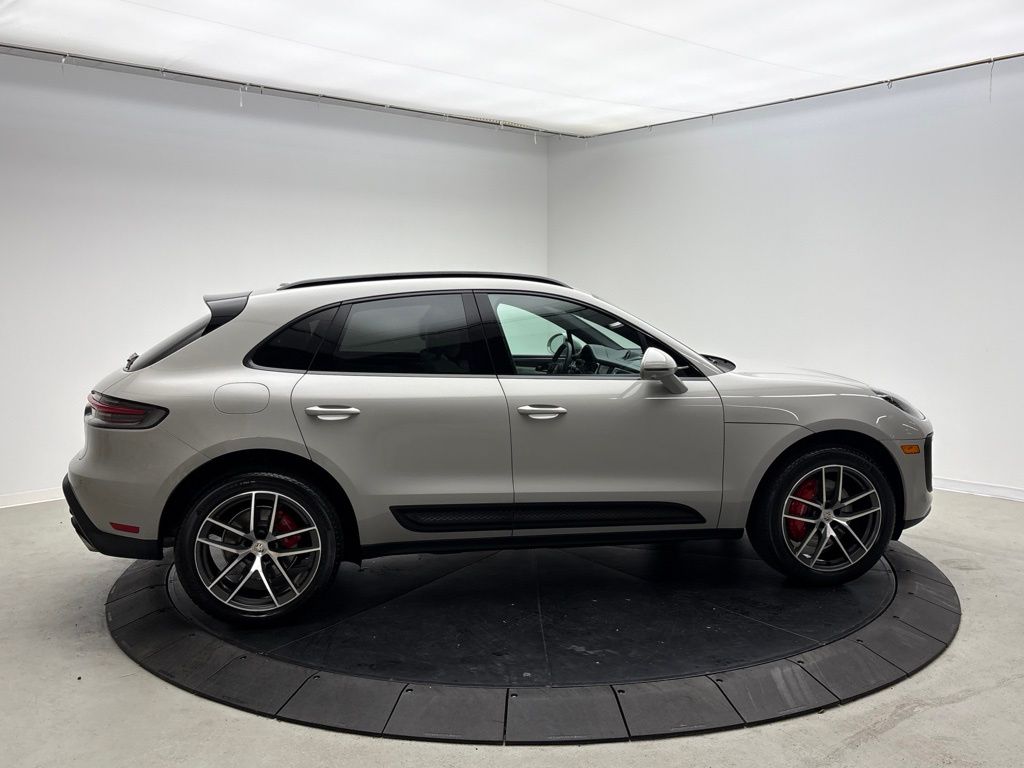 Thumbnail: 2023 Porsche Macan - 8