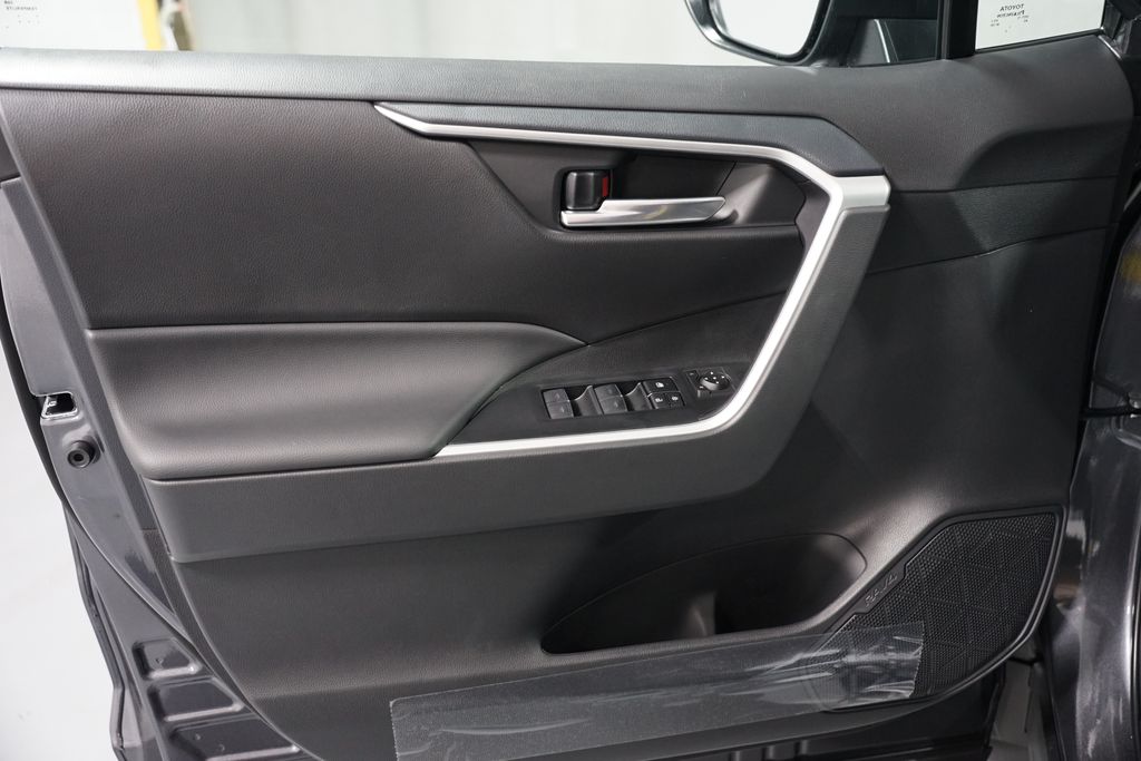 Thumbnail: 2025 Toyota RAV4 - 30