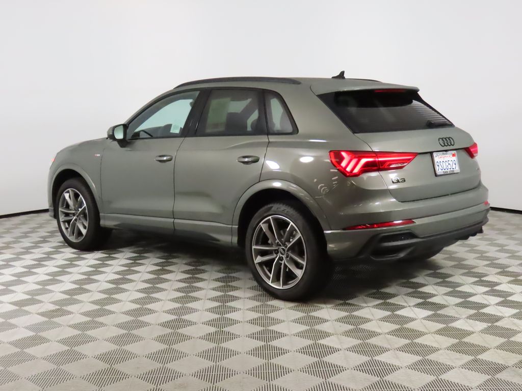 Thumbnail: 2025 Audi Q3 - 3