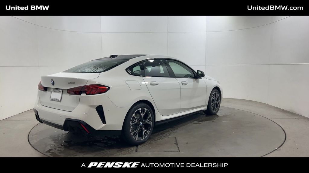 Thumbnail: 2026 BMW 2 Series - 8