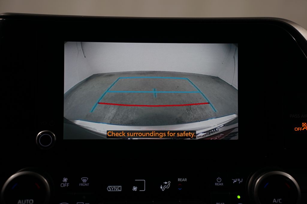 2023 Toyota Highlander LE 18