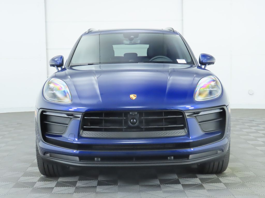 2024 Porsche Macan  2