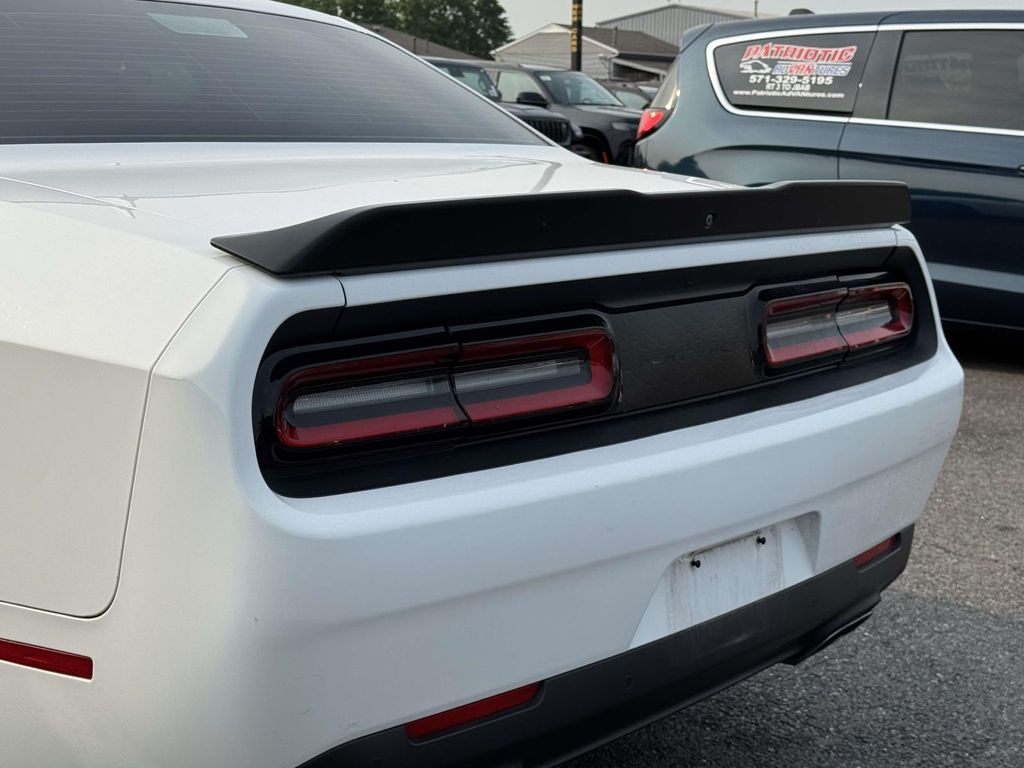 Used 2018 White Dodge R/T Scat Pack image 11