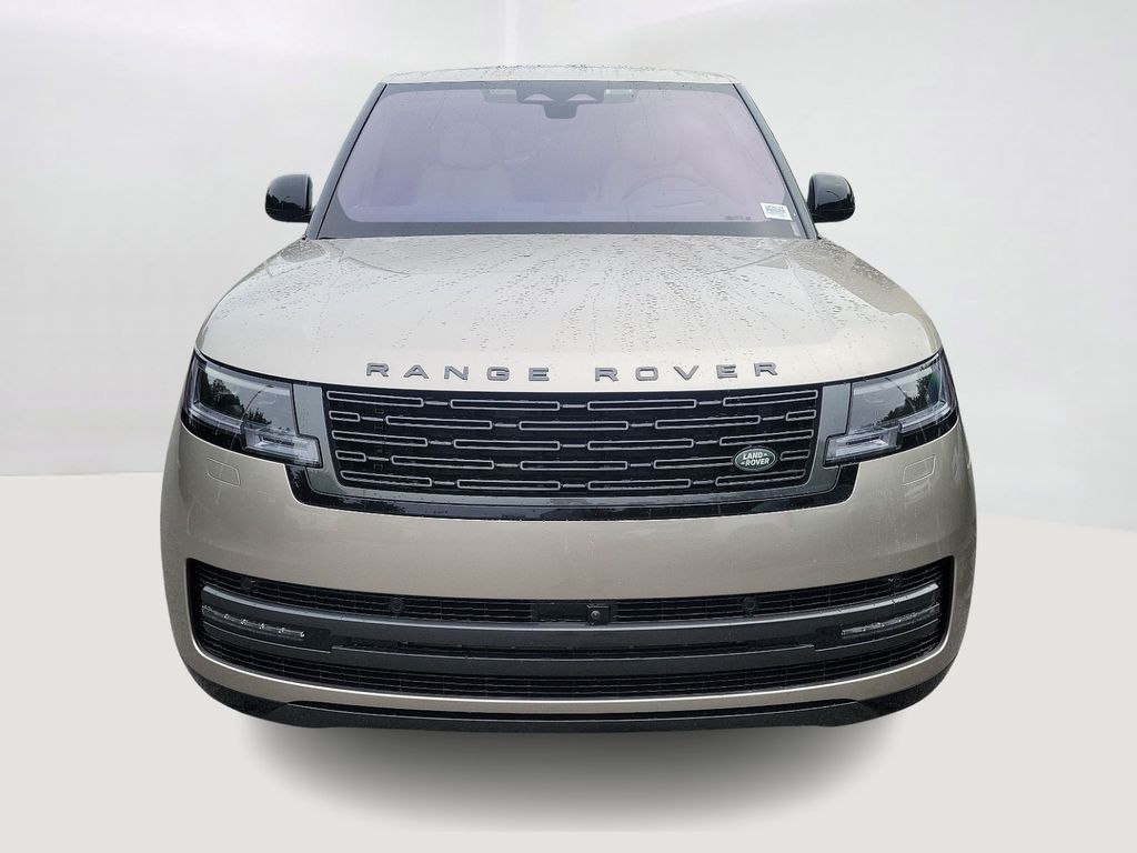 2023 Land Rover Range Rover SE 2