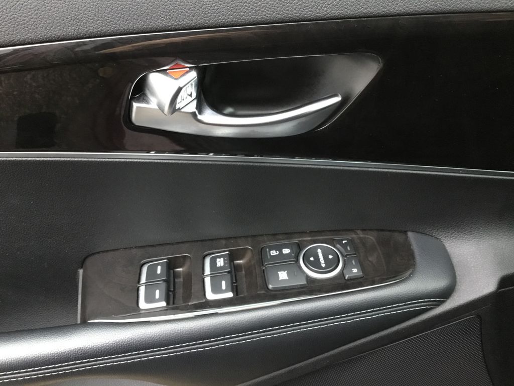 Thumbnail: 2018 Kia Sorento - 20