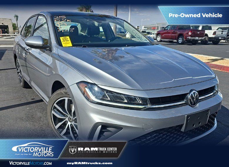 Pyrite Silver Metallic 2025 Volkswagen Jetta Sedan Front-Wheel Drive 8-Speed Automatic