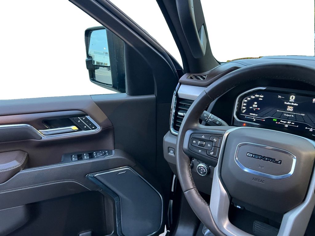 2024 GMC Sierra 2500HD Denali 12