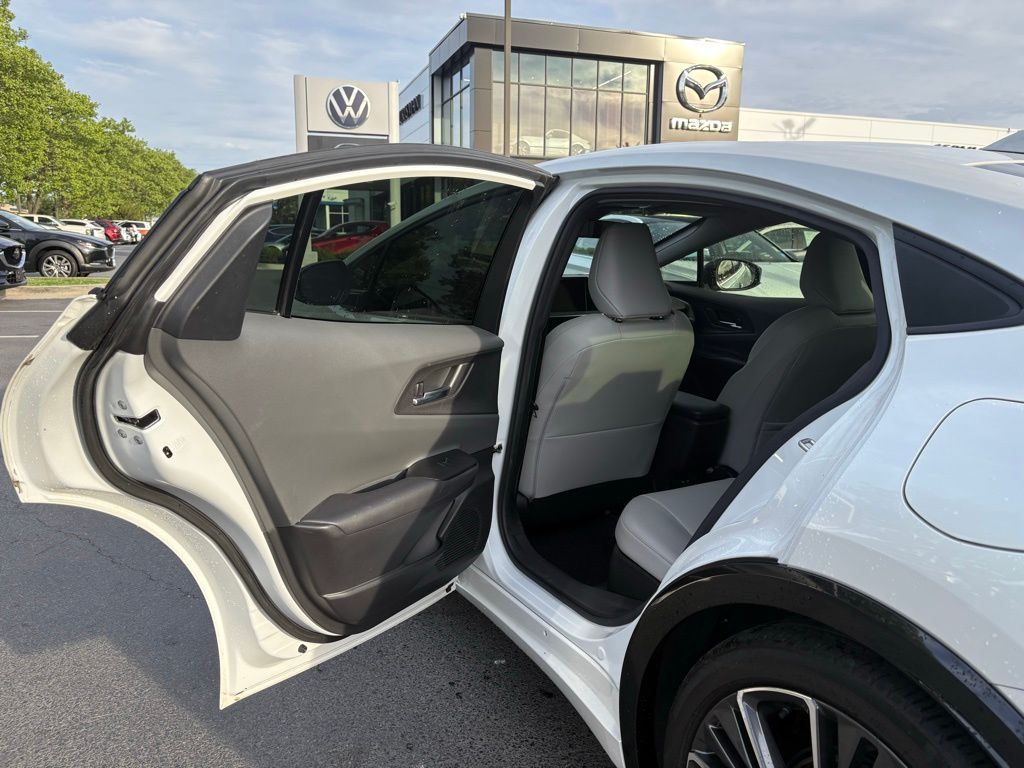 2023 Toyota Prius XLE photo
