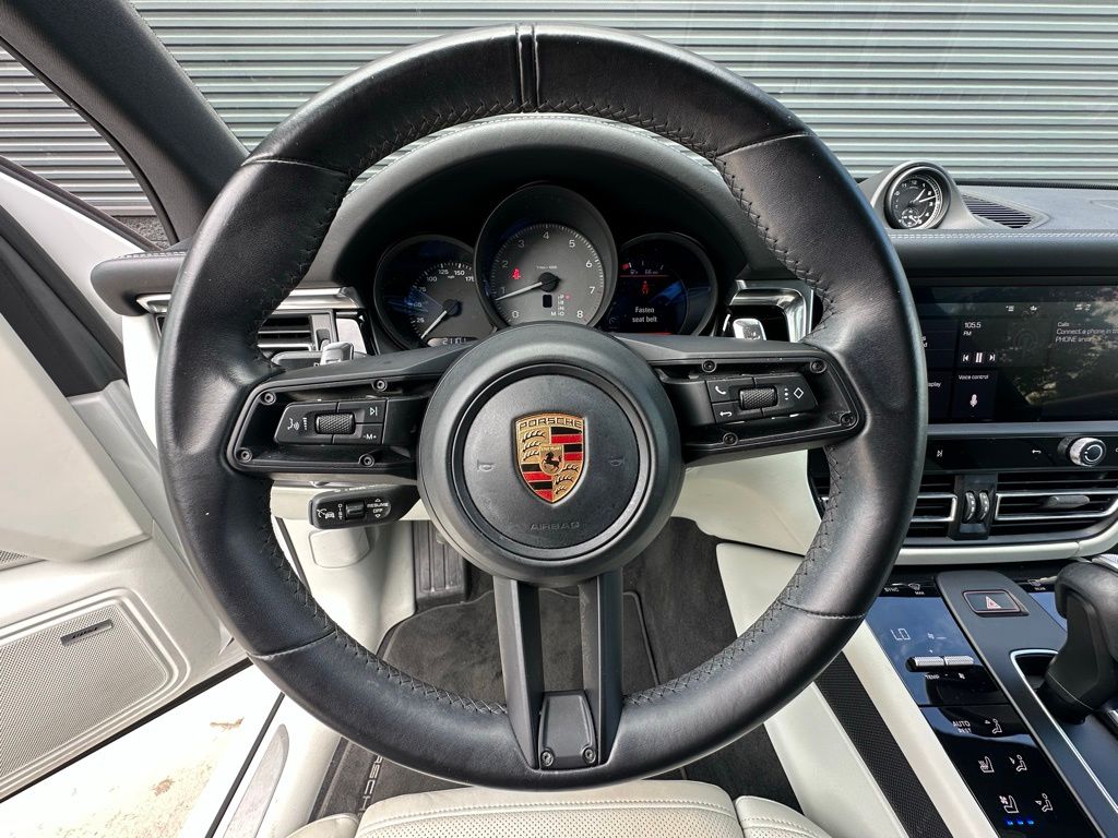 Thumbnail: 2023 Porsche Macan - 17