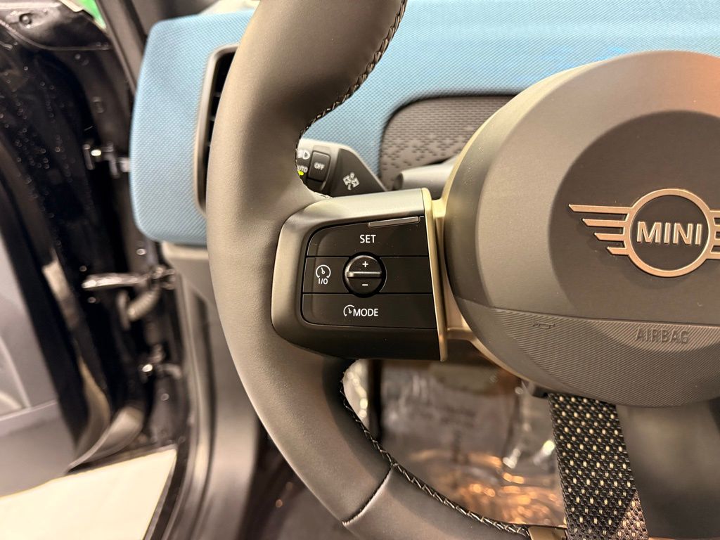 2025 MINI Cooper Countryman Signature 13