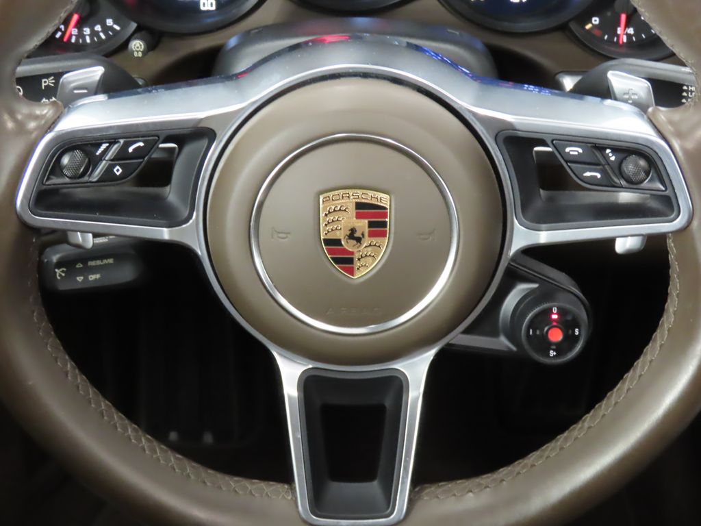 Thumbnail: 2017 Porsche 911 - 18