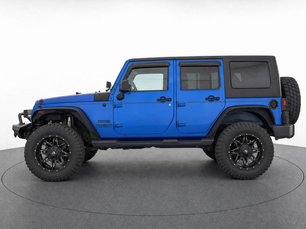 Thumbnail: 2016 Jeep Wrangler - 6