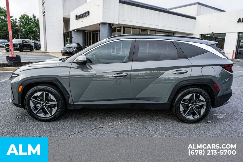 Used 2025 Gray Hyundai SEL image 6