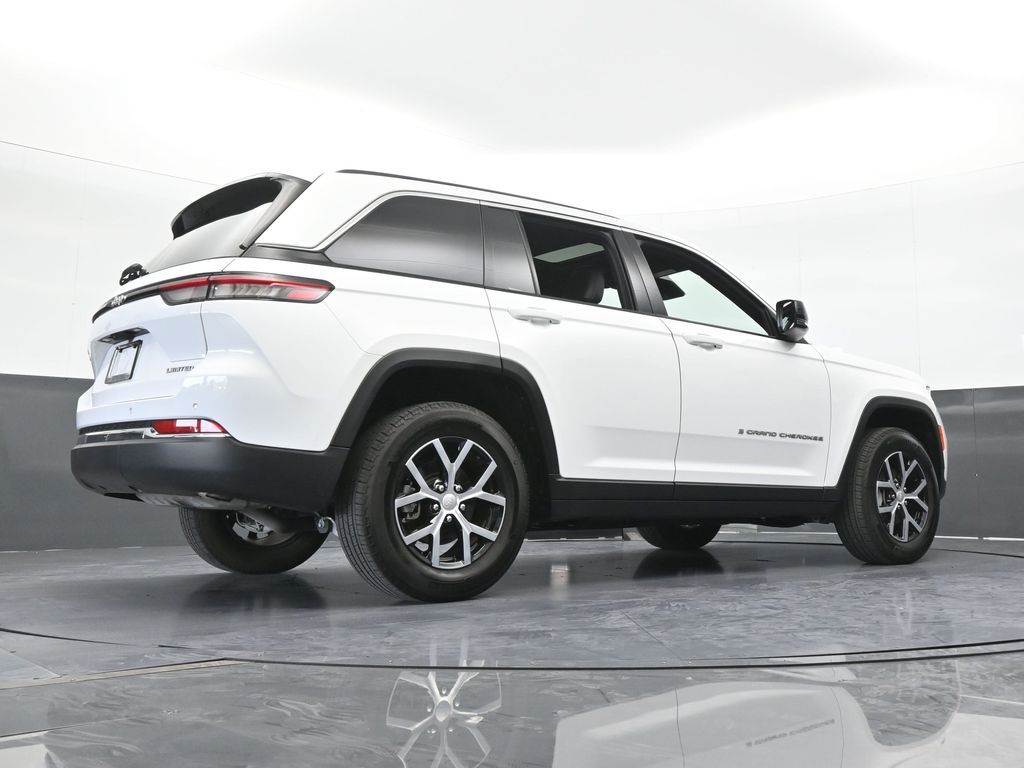 Used 2024 Bright White Clearcoat Jeep Limited image 66