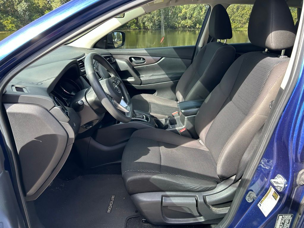 Thumbnail: 2020 Nissan Rogue Sport - 14