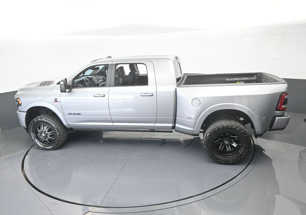 Used 2024 Billet Silver Metallic Clearcoat Ram Limited image 51