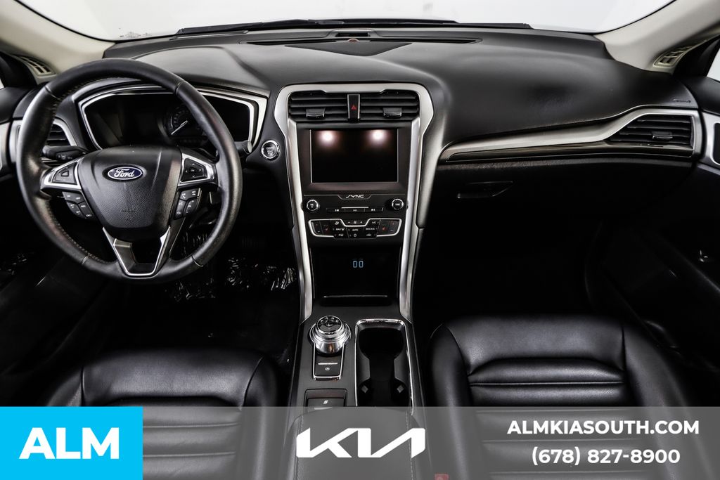 2020 Ford Fusion SEL photo 19