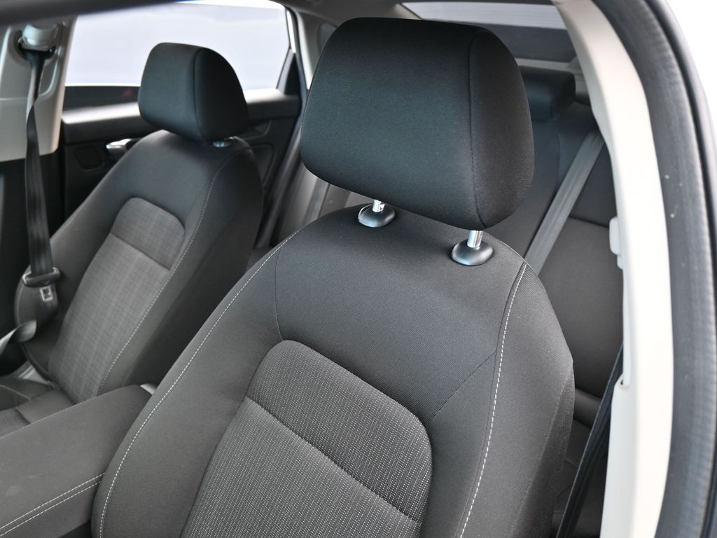 Used 2025 Platinum White Pearl Honda LX image 16