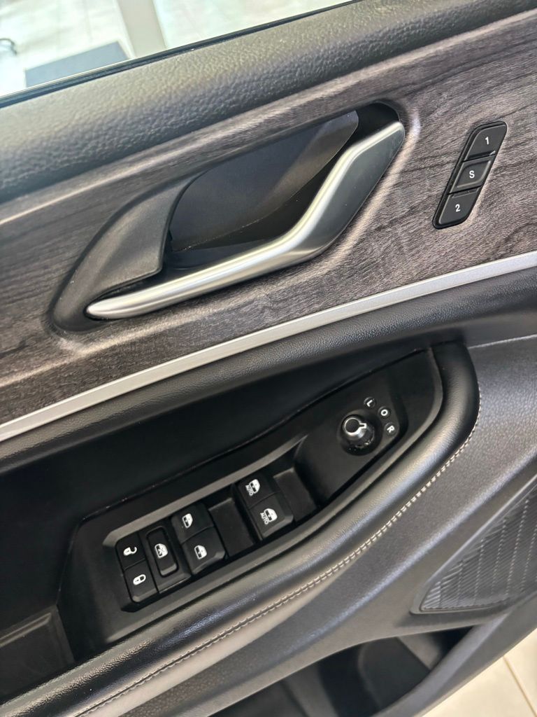 Used 2023 Jeep Grand Cherokee SUV