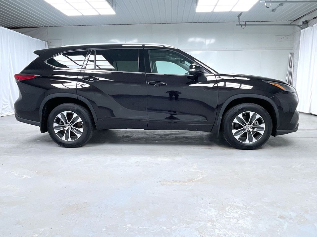 Certified 2022 Toyota Highlander XLE with VIN 5TDGZRBH2NS226511 for sale in Swanzey, NH