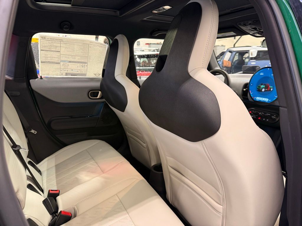 Thumbnail: 2026 MINI Cooper - 25