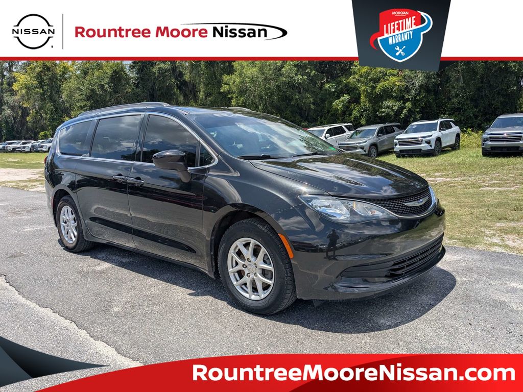 Brilliant Black Crystal Pearlcoat 2020 Chrysler Voyager Minivan Front-Wheel Drive 9-Speed Automatic